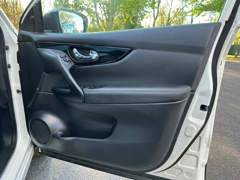 NISSAN QASHQAI 1.2 DIG T TEKNA XTRON 2WD EURO 6 S S 5DR 9,540...